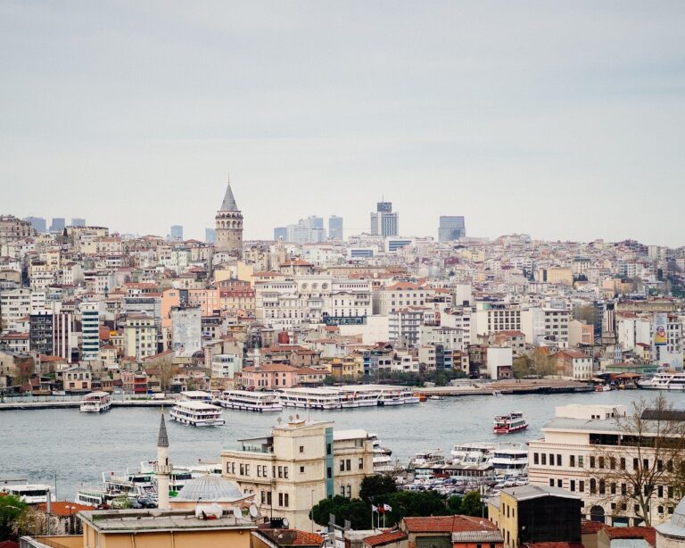 U kunt tickets Turkije regelen vanuit uw luie stoel!