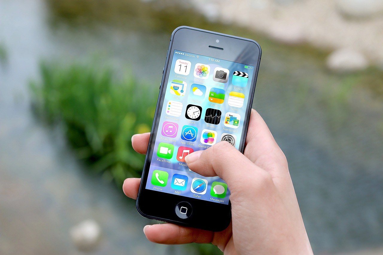 Ontdek de nieuwste iPhone 14 hoesjes en auto telefoonhouders!